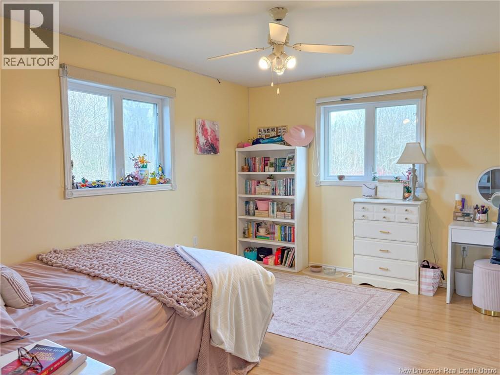 276 Melville Road - 33