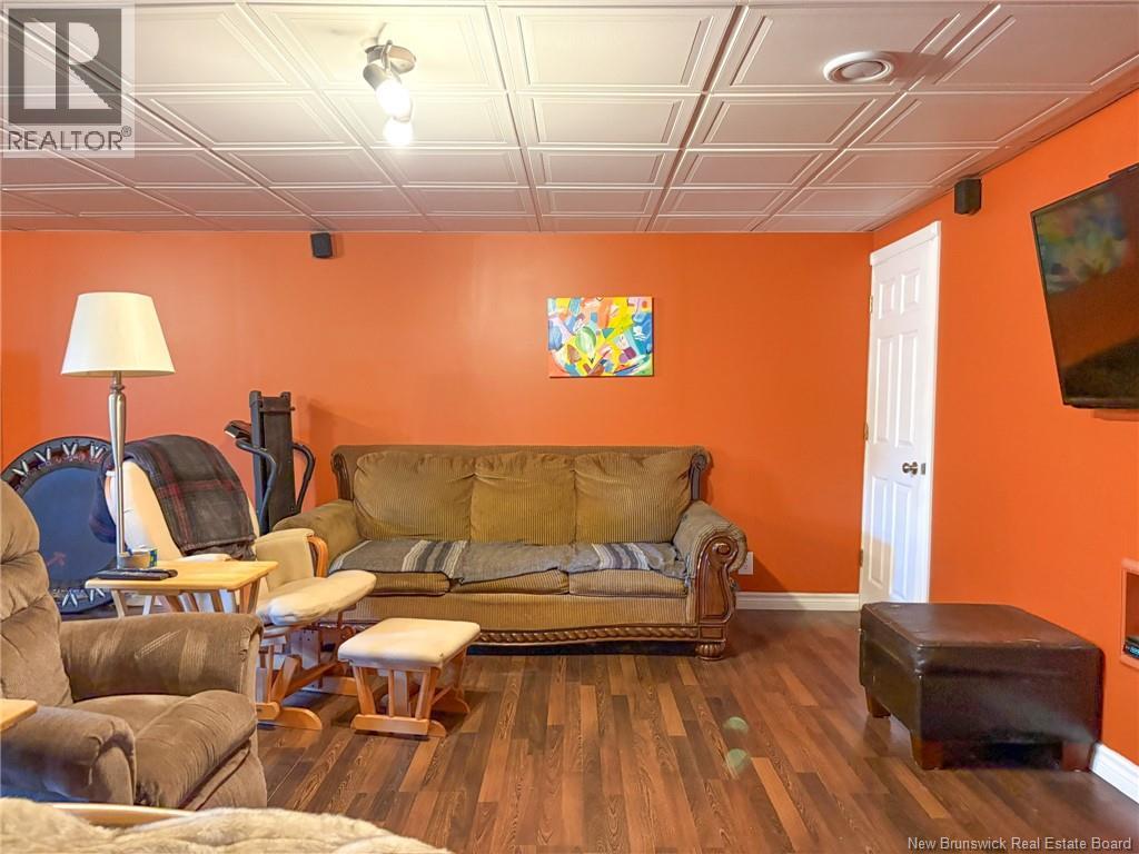 276 Melville Road - 41