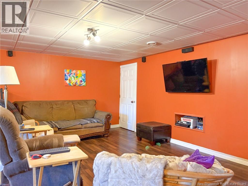 276 Melville Road - 42