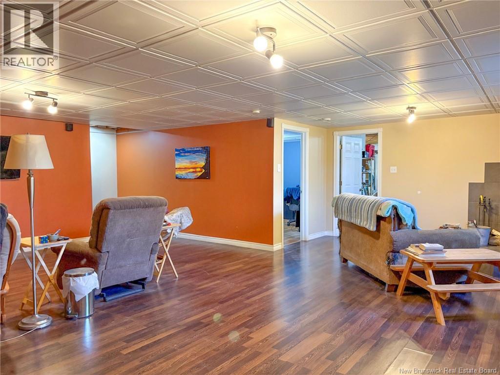 276 Melville Road - 44