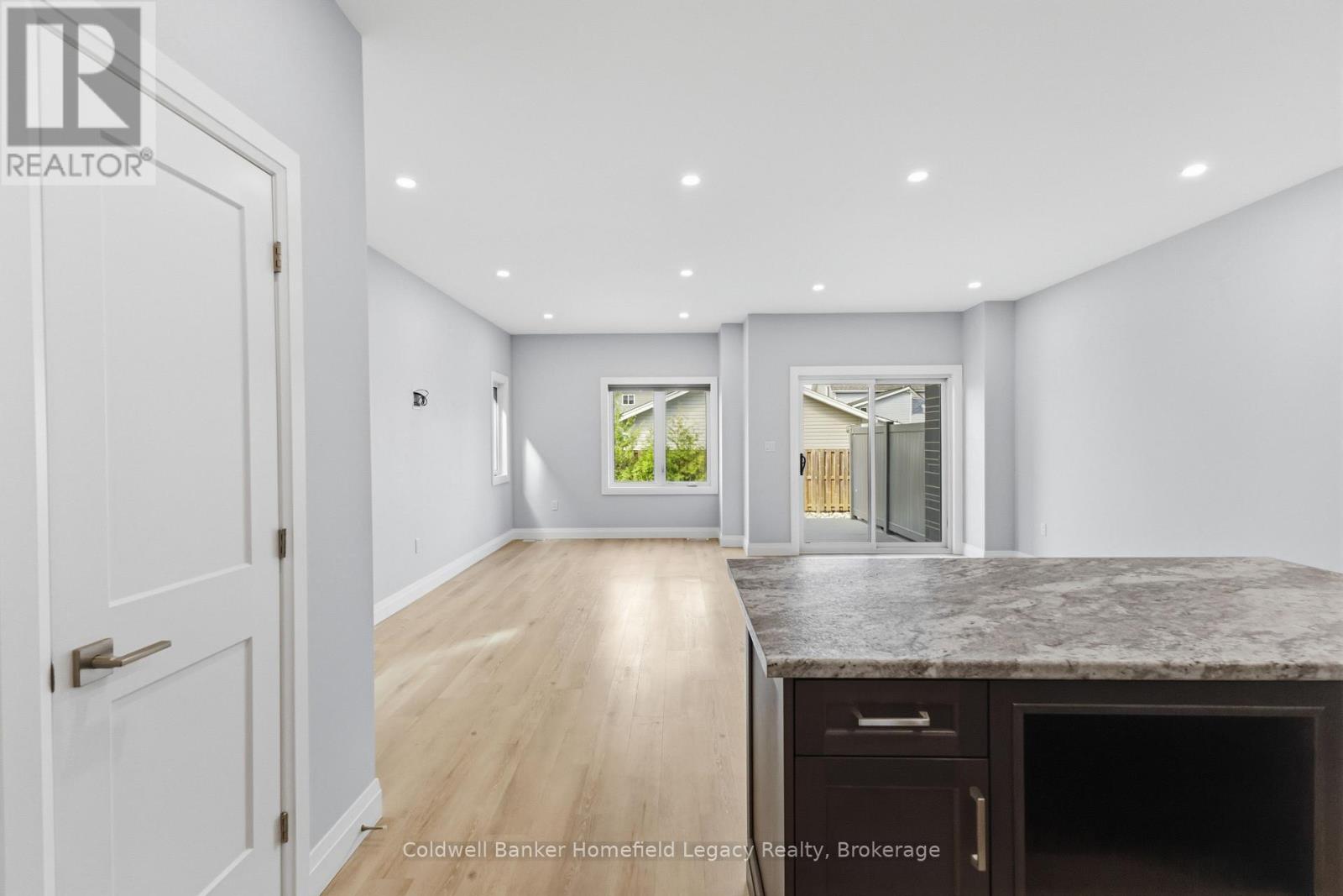 #13 275 JAMES STREET S - Image 14
