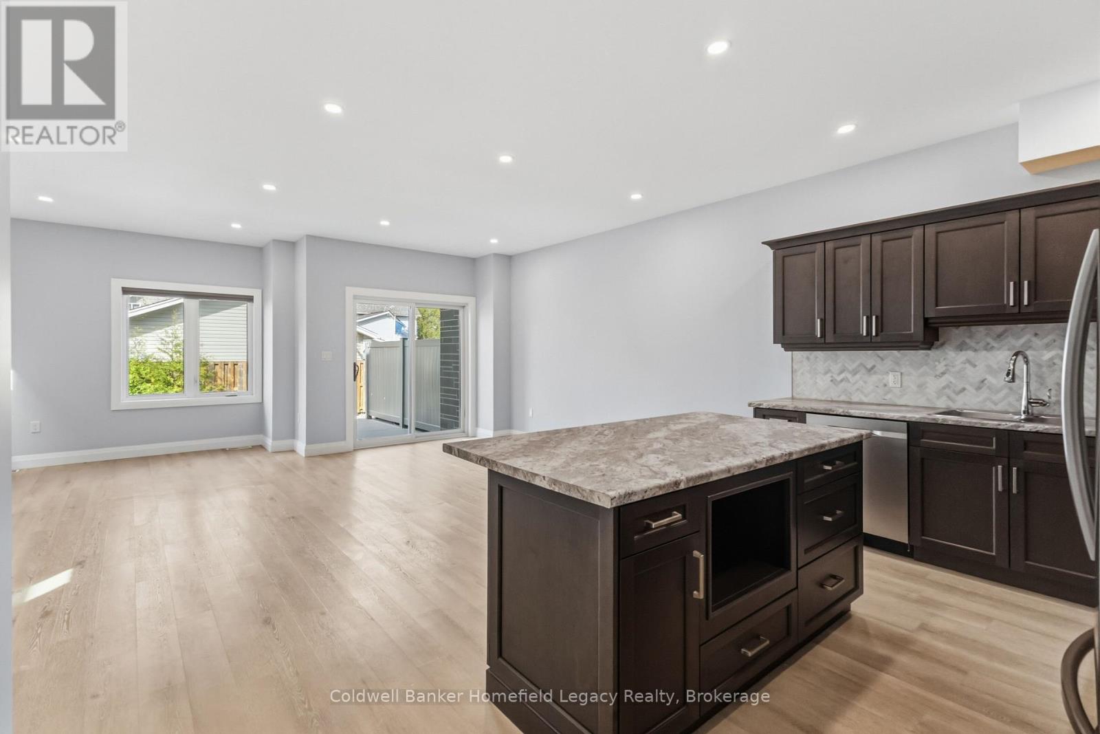 #13 275 JAMES STREET S - Image 15