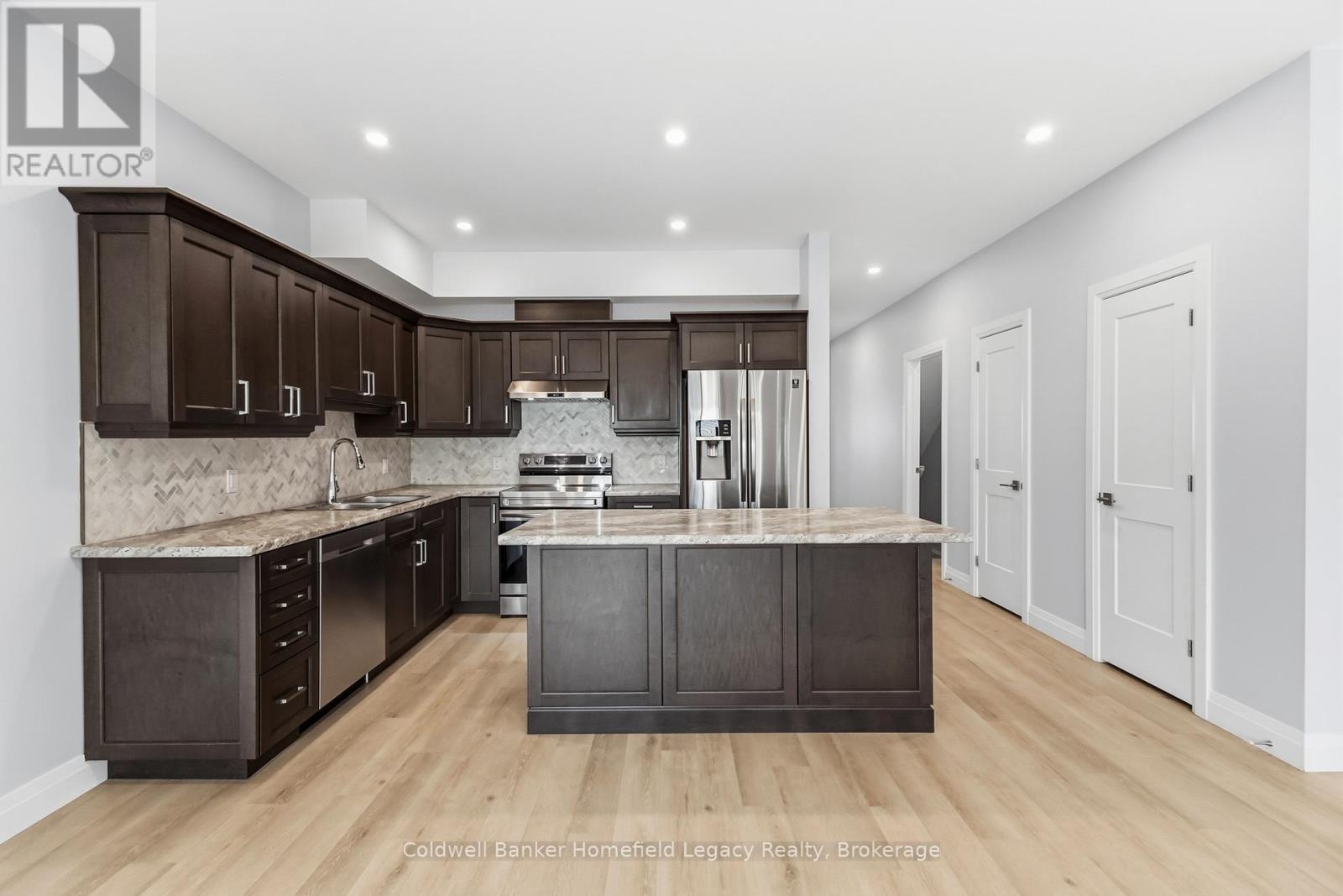 #13 275 JAMES STREET S - Image 17