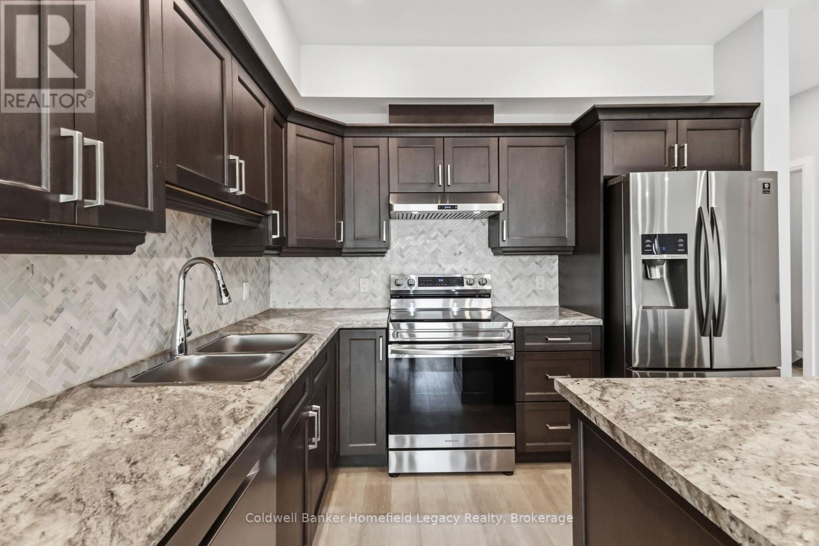 #13 275 JAMES STREET S - Image 18