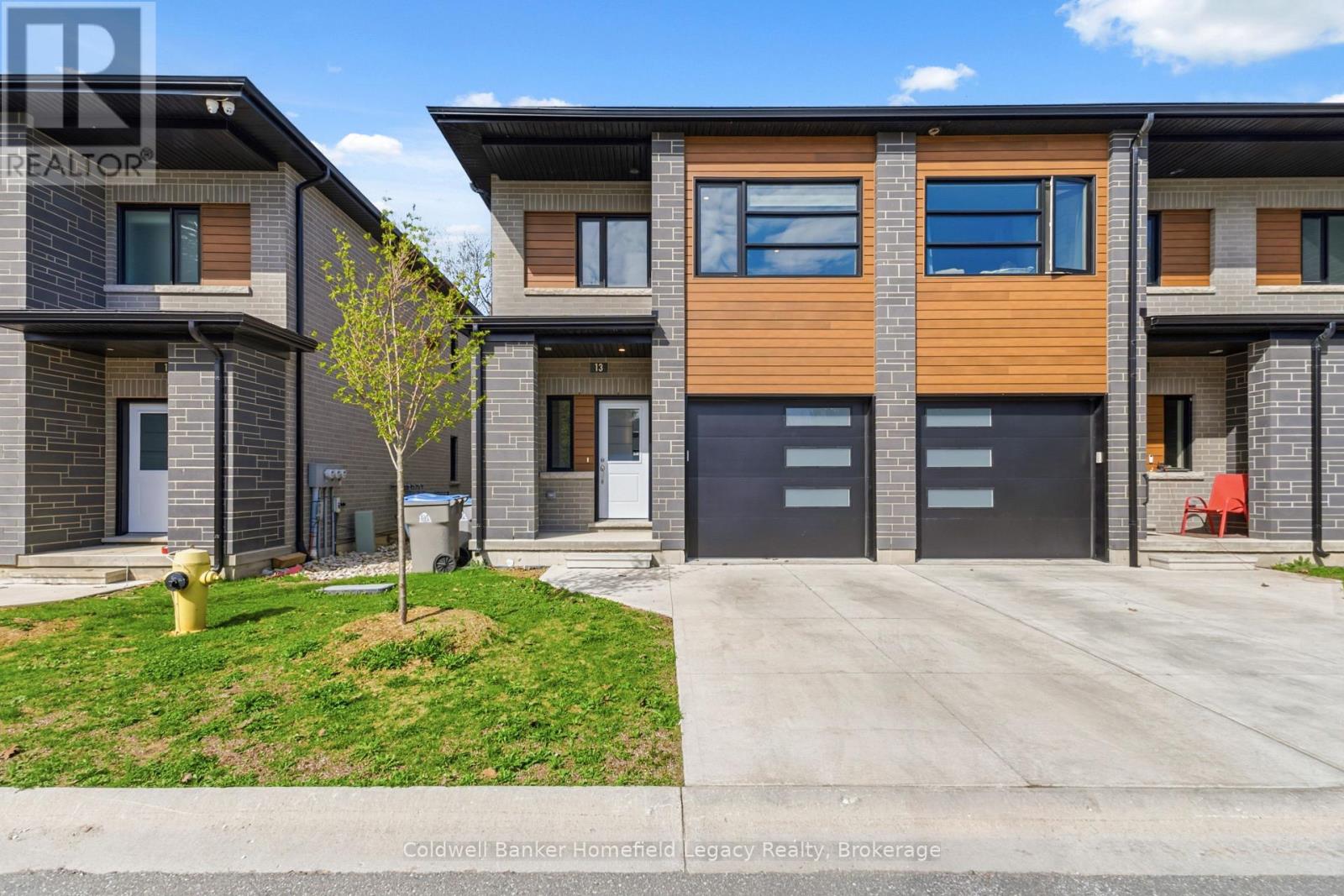 #13 275 JAMES STREET S - 2