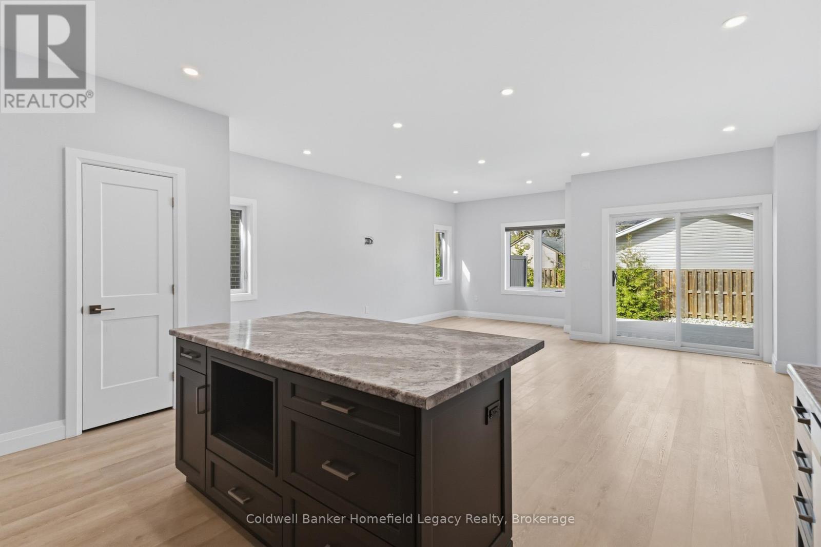 #13 275 JAMES STREET S - Image 20