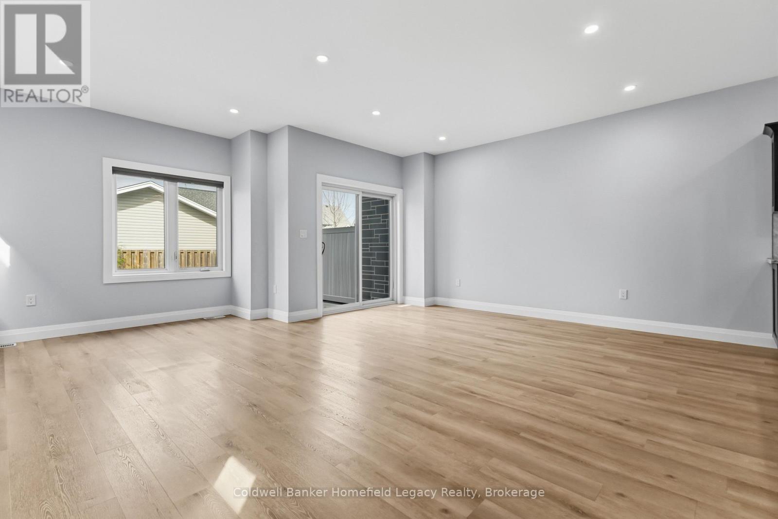 #13 275 JAMES STREET S - Image 21