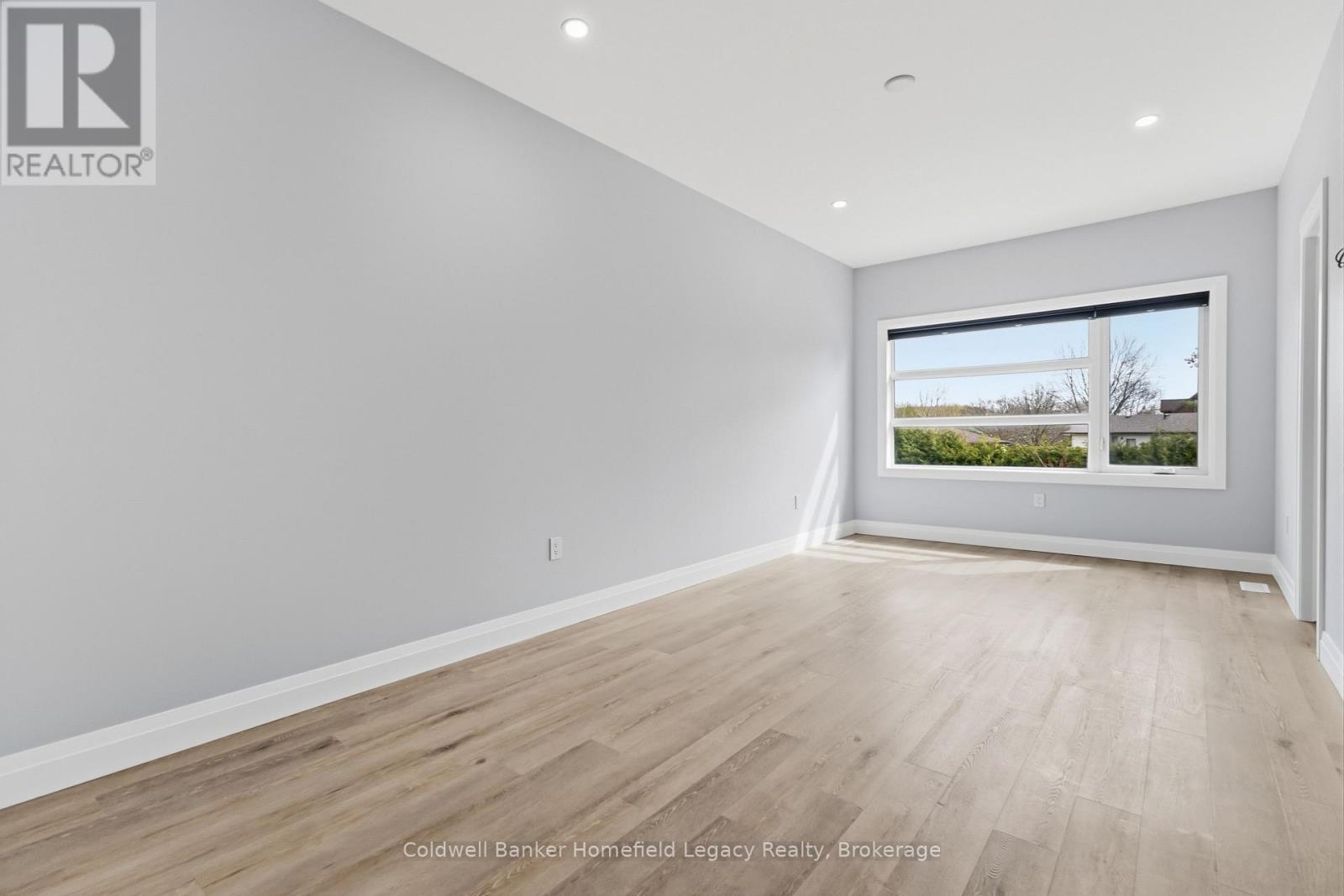 #13 275 JAMES STREET S - Image 28