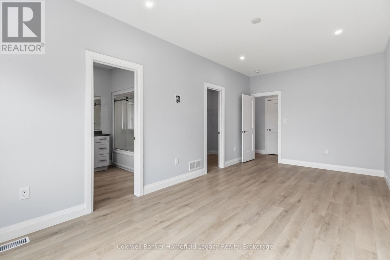 #13 275 JAMES STREET S - Image 29
