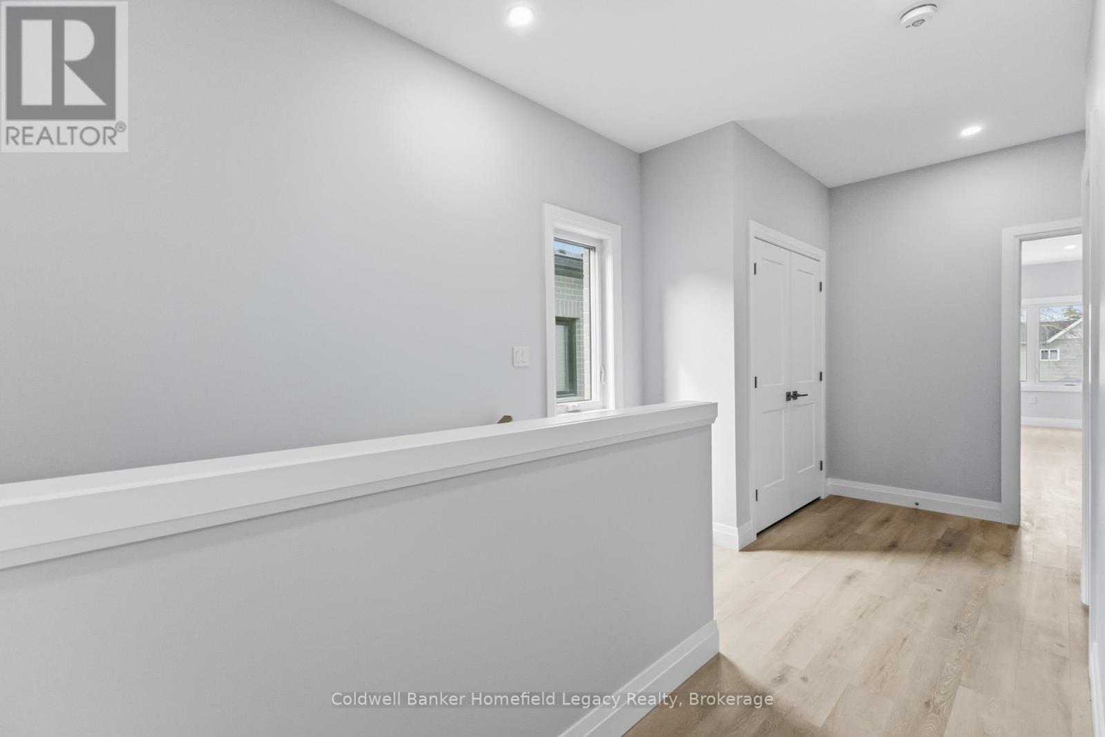 #13 275 JAMES STREET S - Image 32
