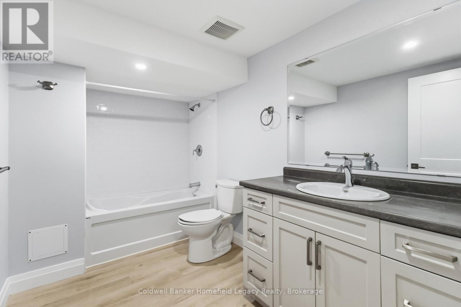 #13 275 JAMES STREET S - Image 36
