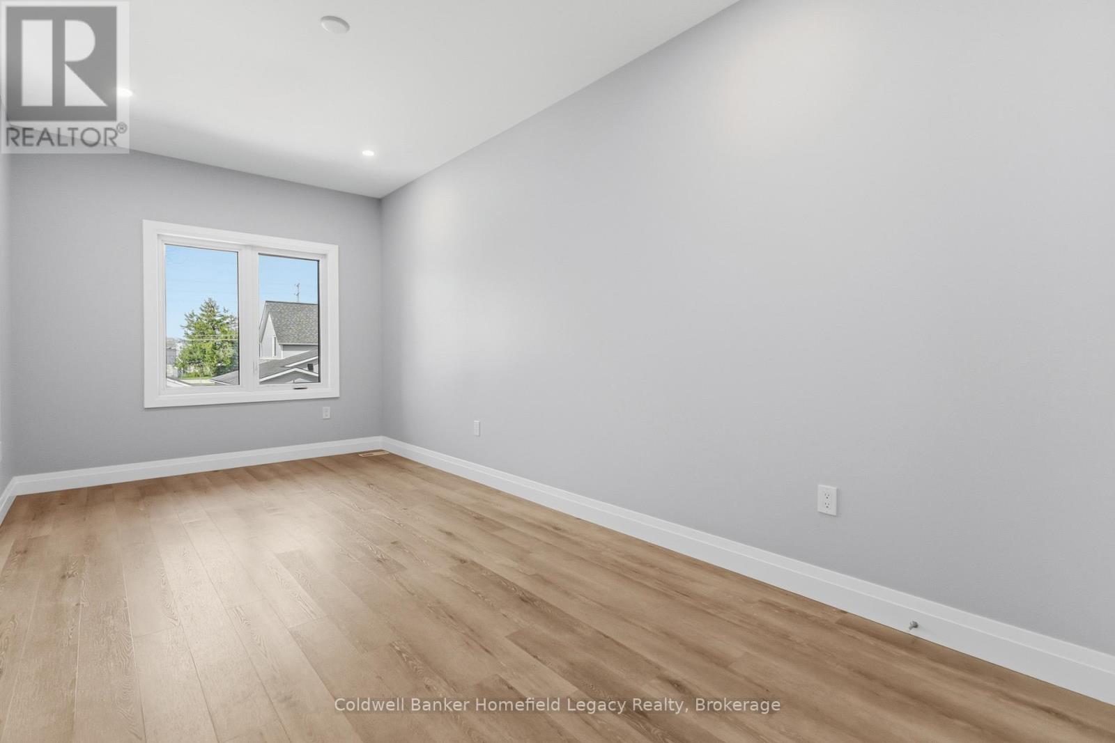 #13 275 JAMES STREET S - Image 38