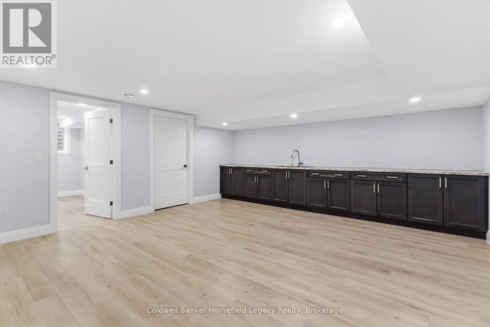 #13 275 JAMES STREET S - Image 40