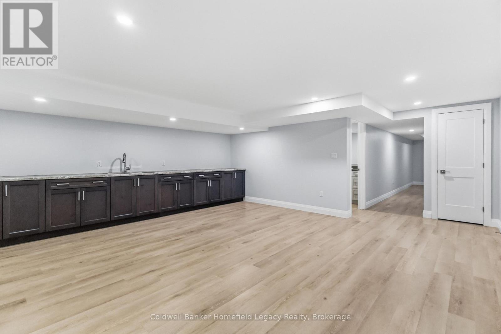 #13 275 JAMES STREET S - Image 41