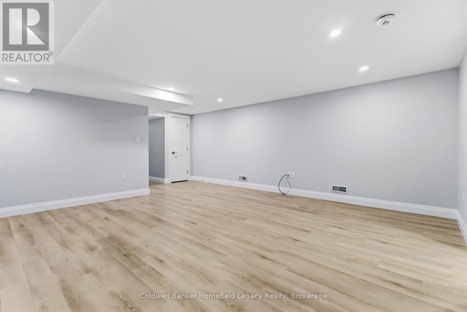 #13 275 JAMES STREET S - Image 43
