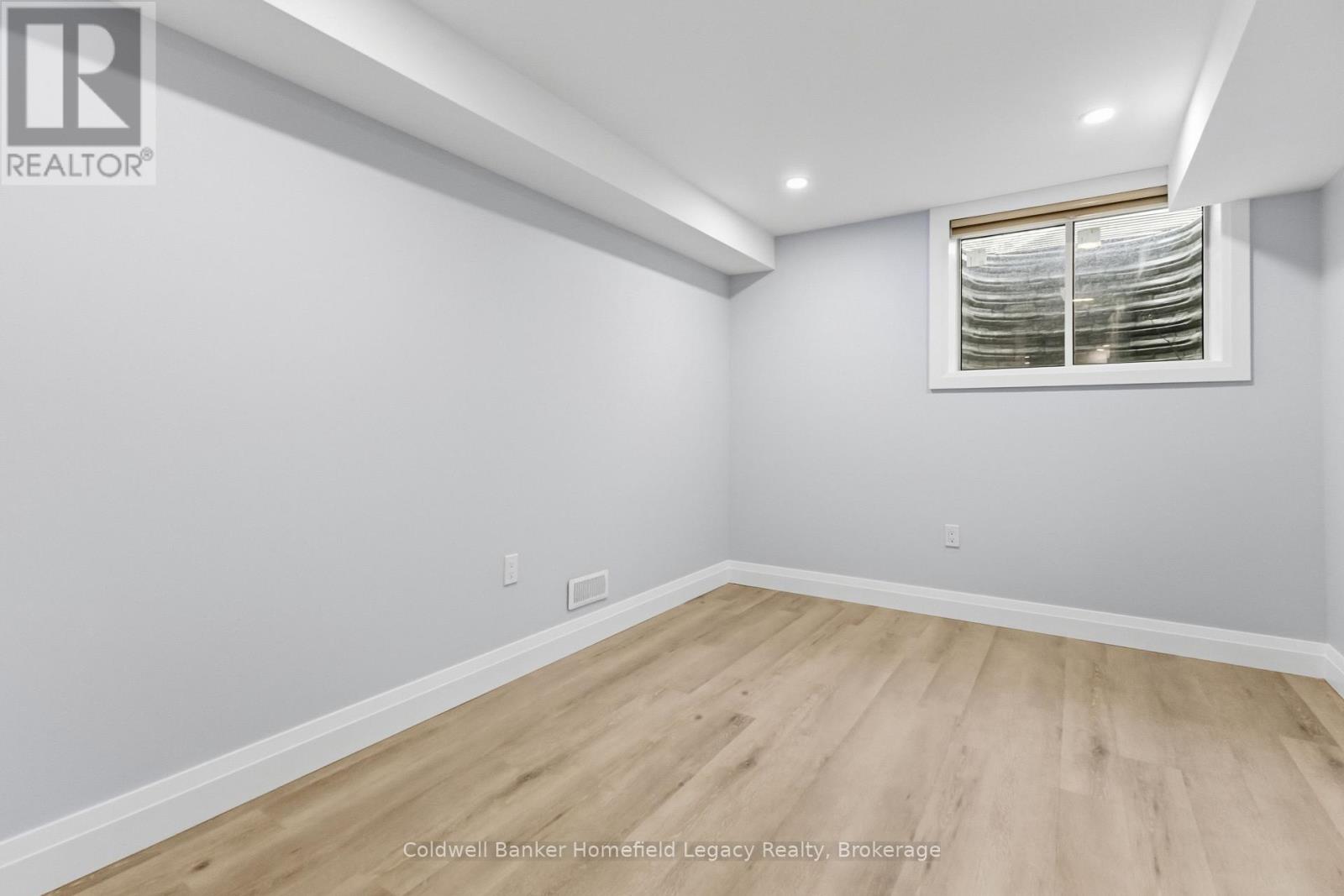 #13 275 JAMES STREET S - Image 44