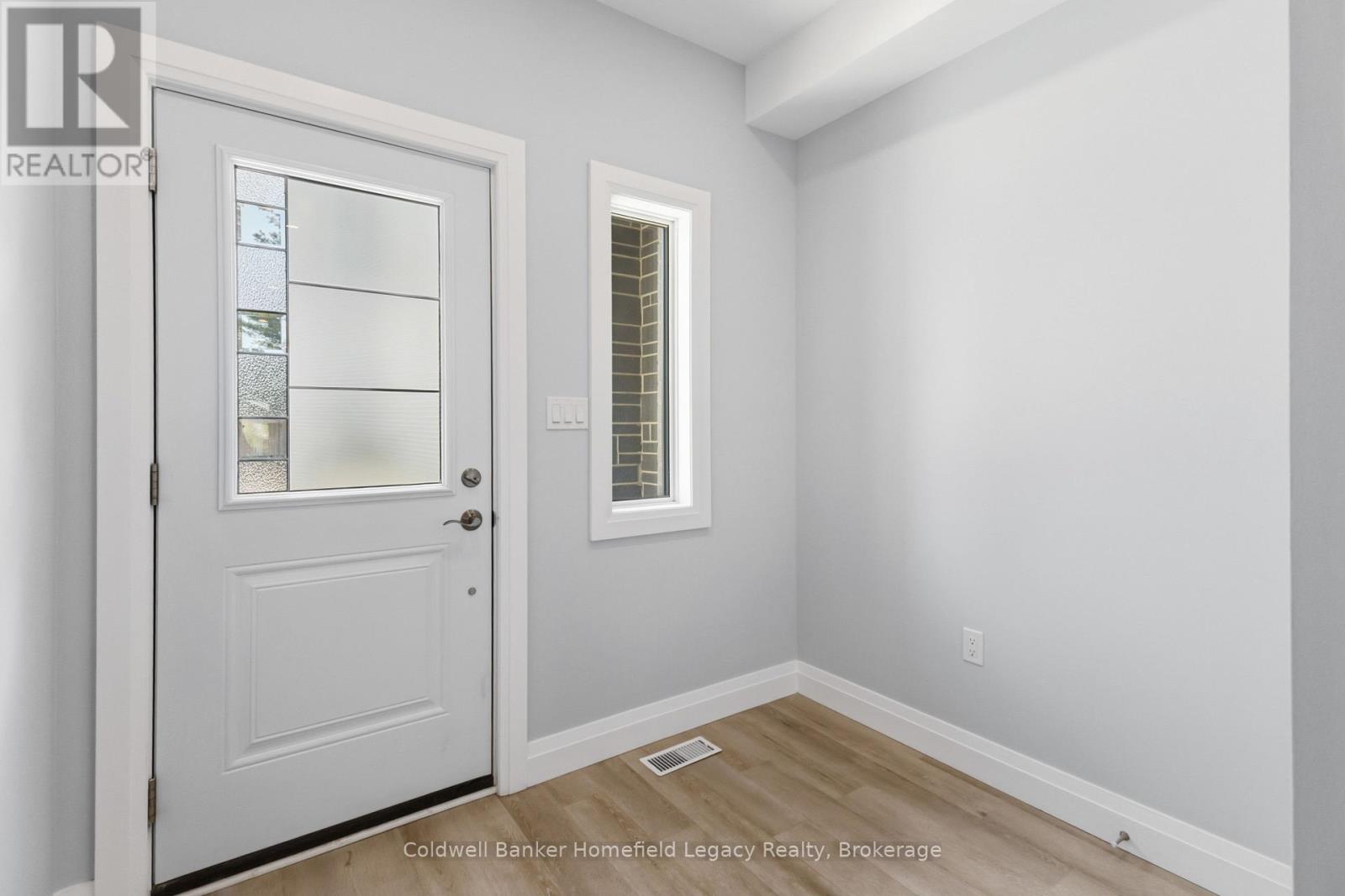 #13 275 JAMES STREET S - Image 9
