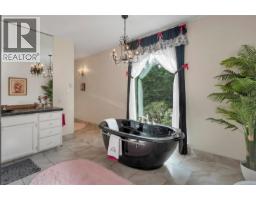 5909 Garvin Rd, Union Bay, BC V0R1B0 Photo 21