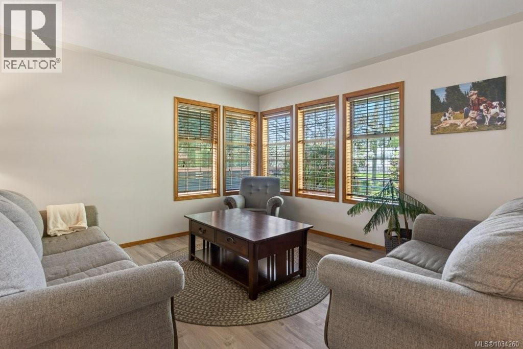 869 Nicholls Rd - 6
