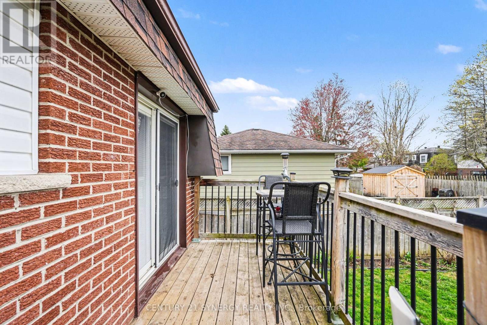 1350 LINDEN CRESCENT - 29