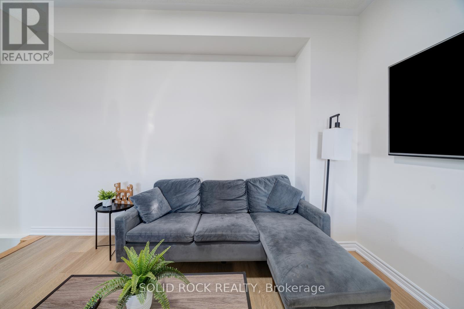 #17 480 BERESFORD PATH - 20