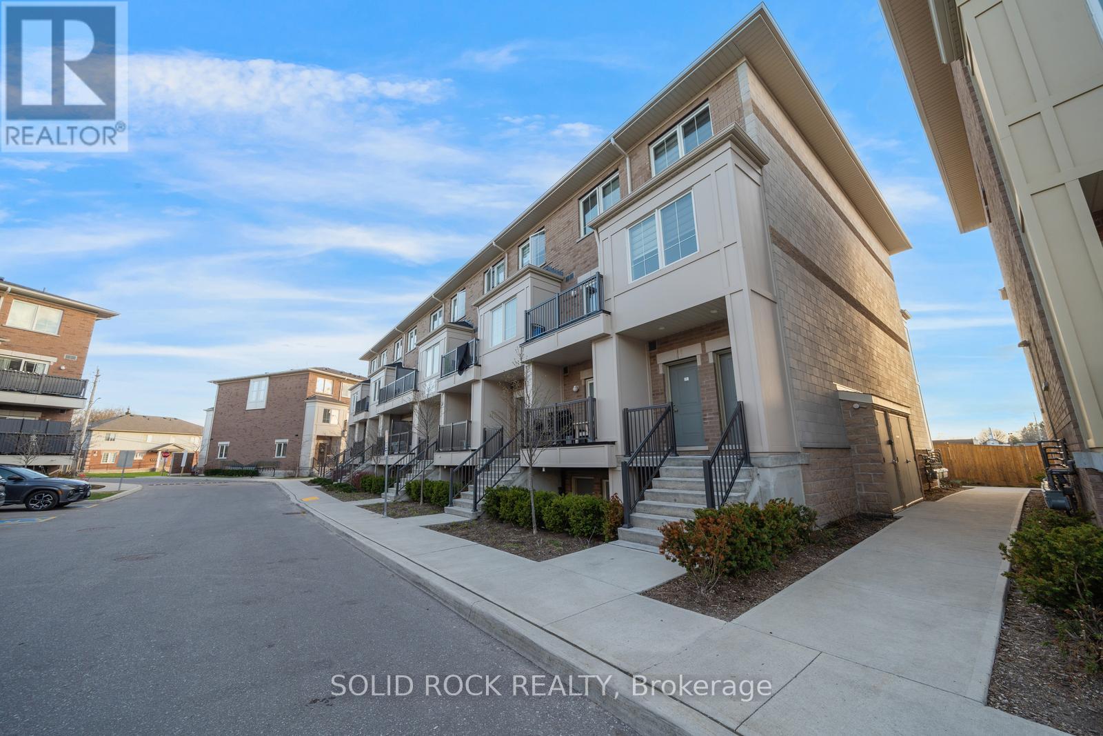 #17 480 BERESFORD PATH - 35