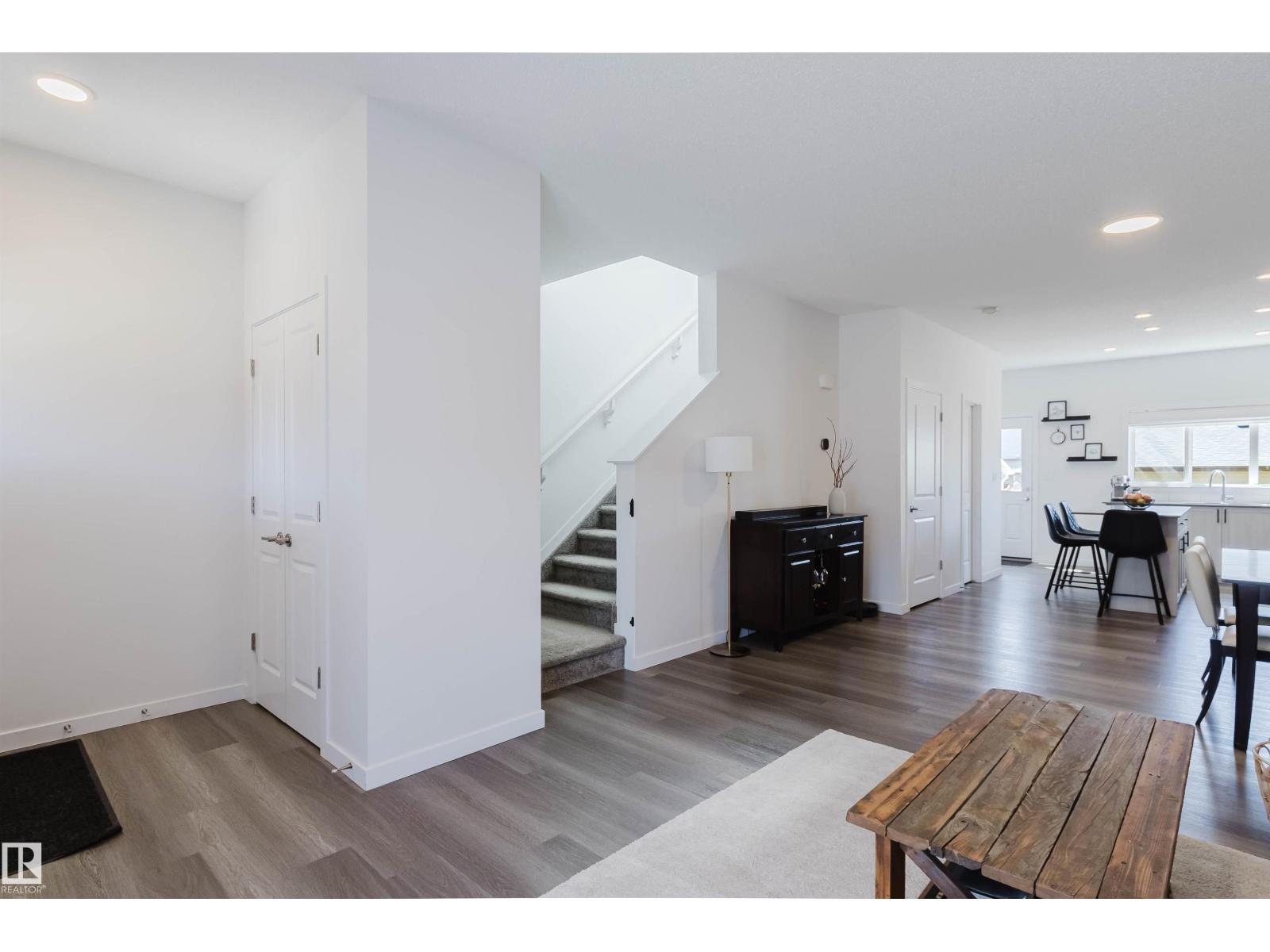 5237 EDGEMONT BV NW - 4
