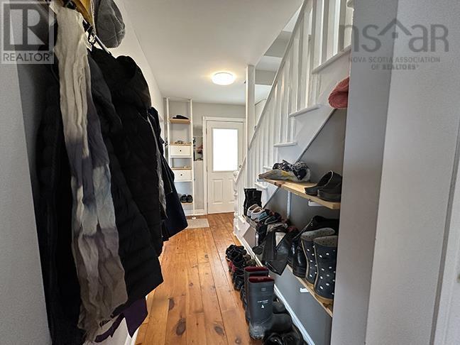 Property 14 of 50 of 9690 Grenville Street