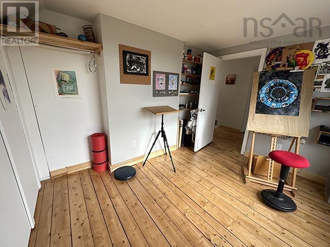 Property 24 of 50 of 9690 Grenville Street