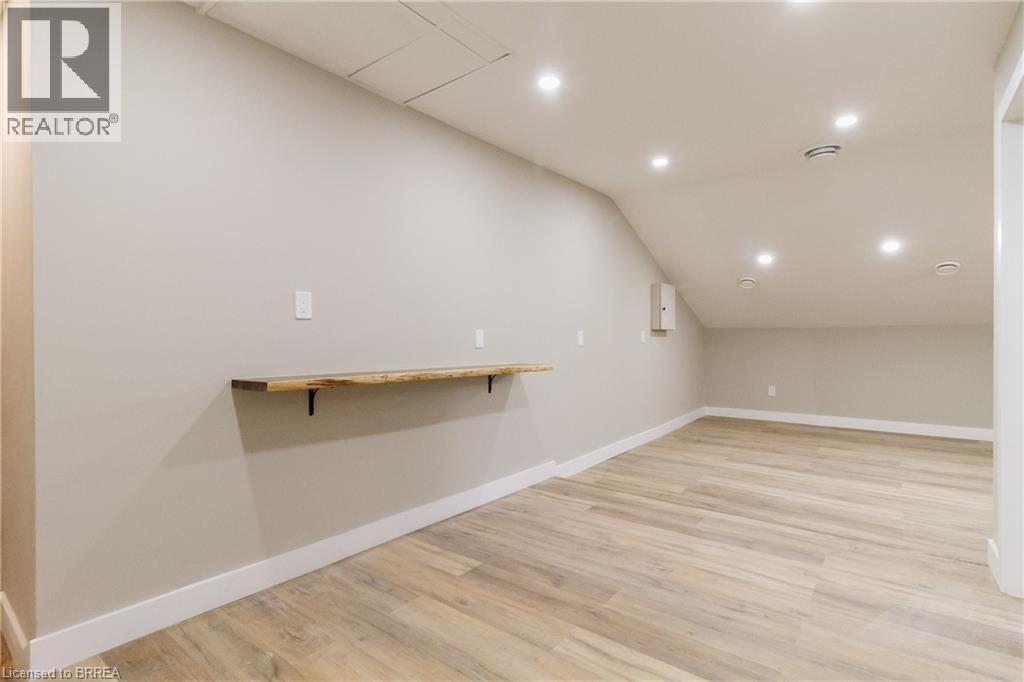 298 COLBORNE Street Unit# 2, Brantford, Ontario, N3S3N1 — Photo 16