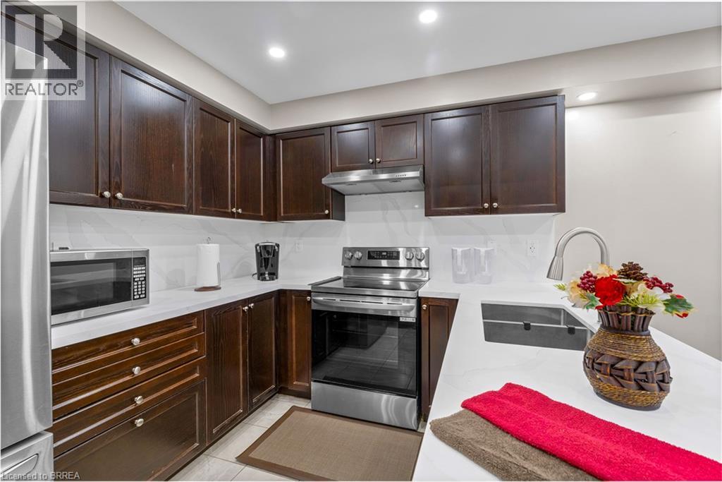 30 ENGLISH Lane, Brantford, Ontario, N3T0H1 — Photo 18
