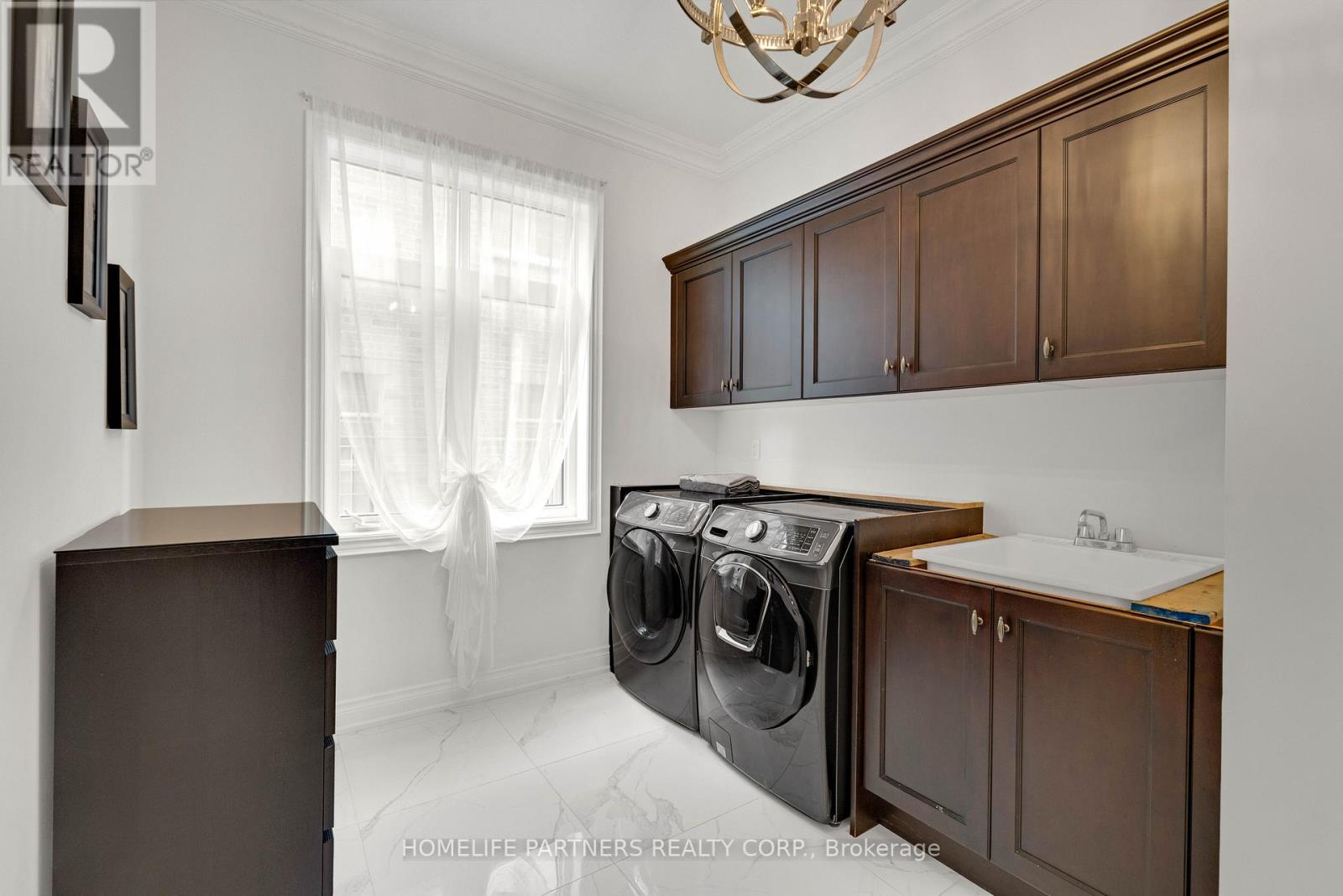 23 MACMURCHY AVENUE - 26