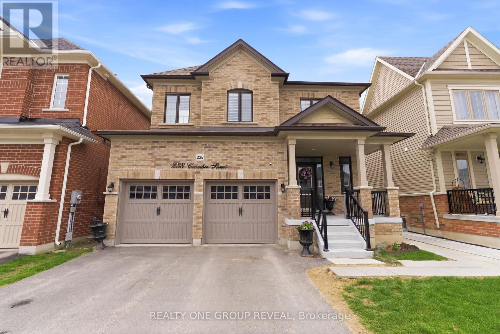 238 CROMBIE STREET - 1
