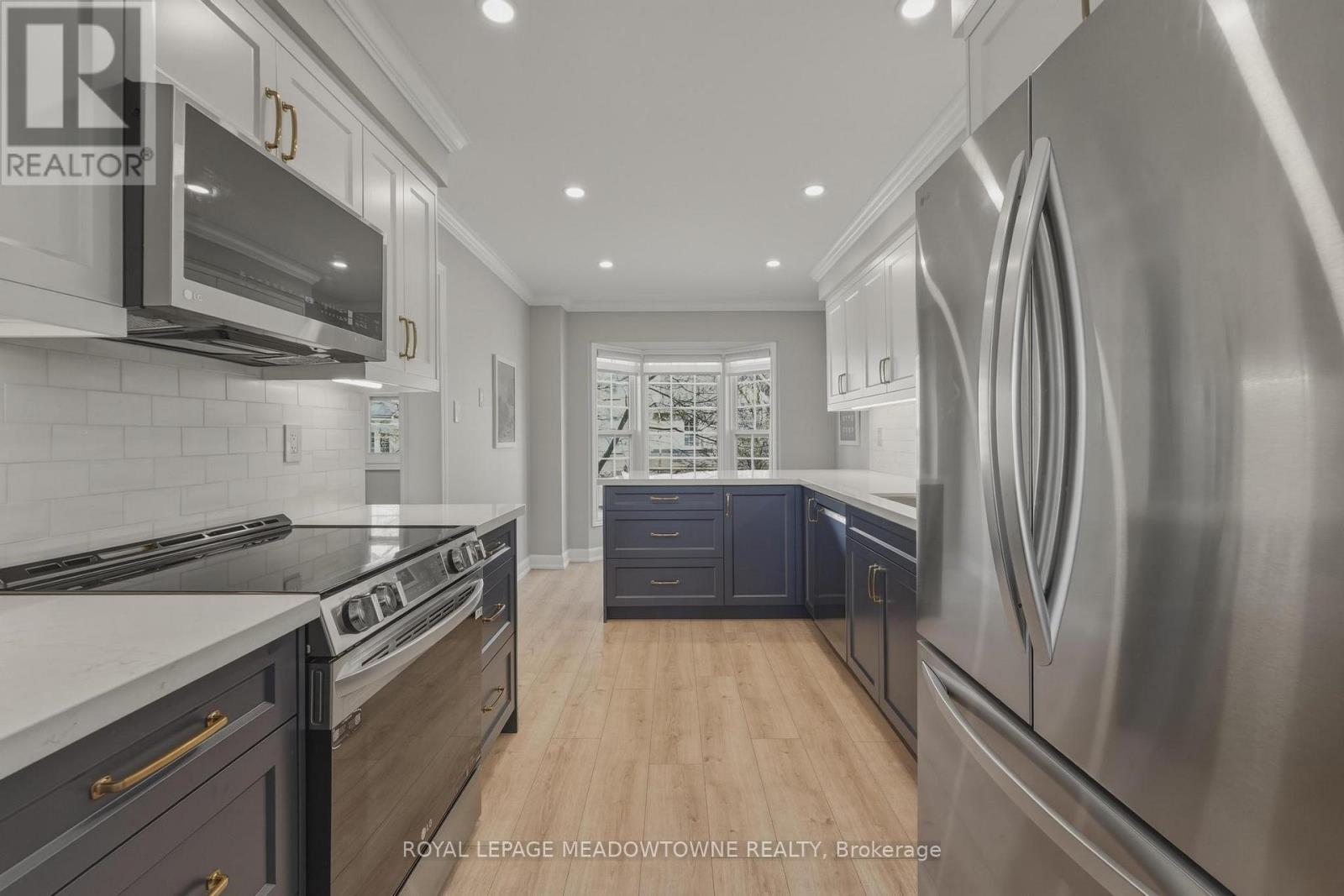 #37 2272 MOWAT AVENUE - 21