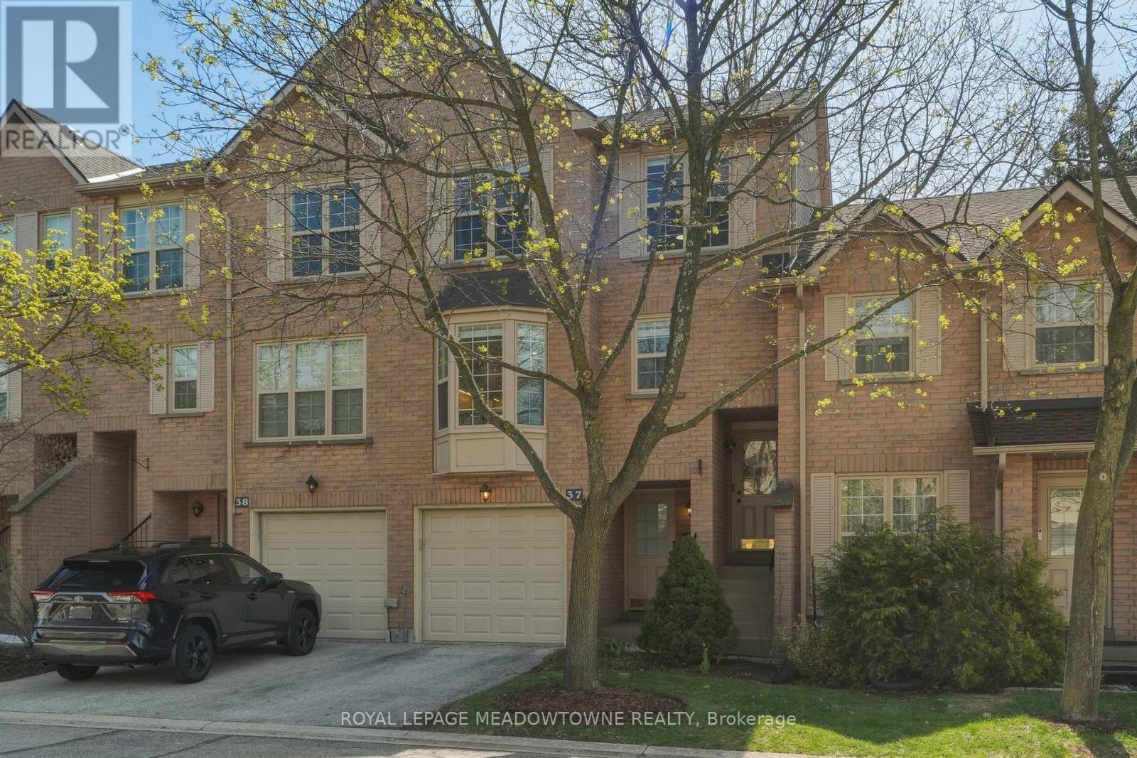 #37 2272 MOWAT AVENUE - 3