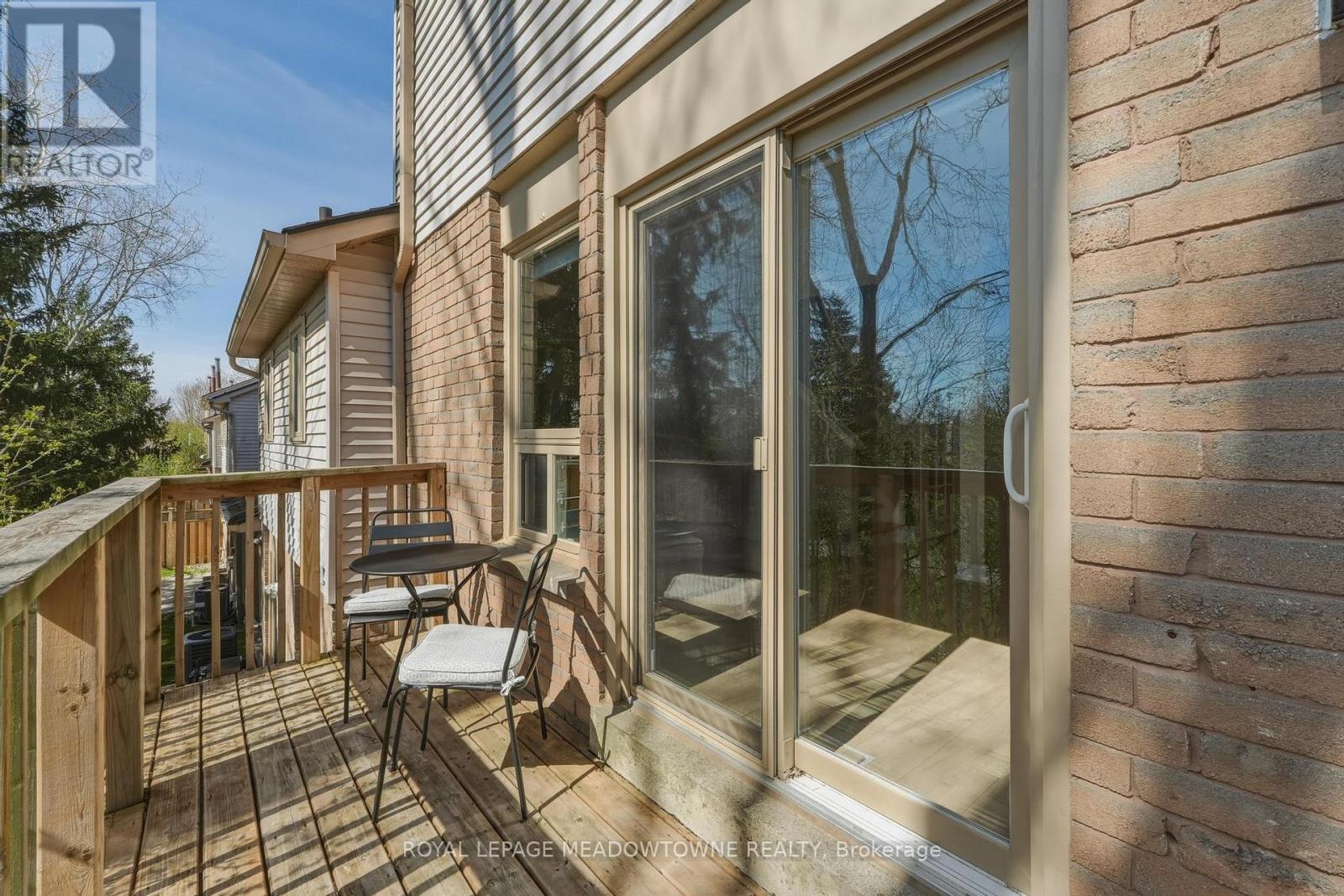 #37 2272 MOWAT AVENUE - 33