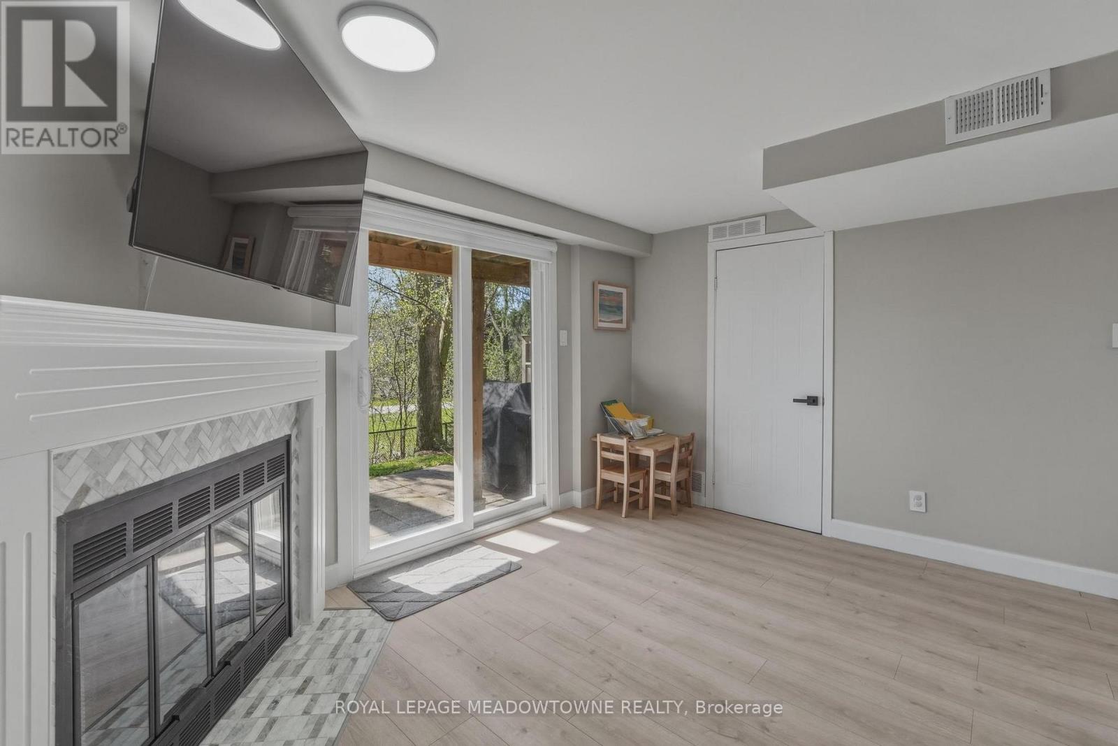 #37 2272 MOWAT AVENUE - 9