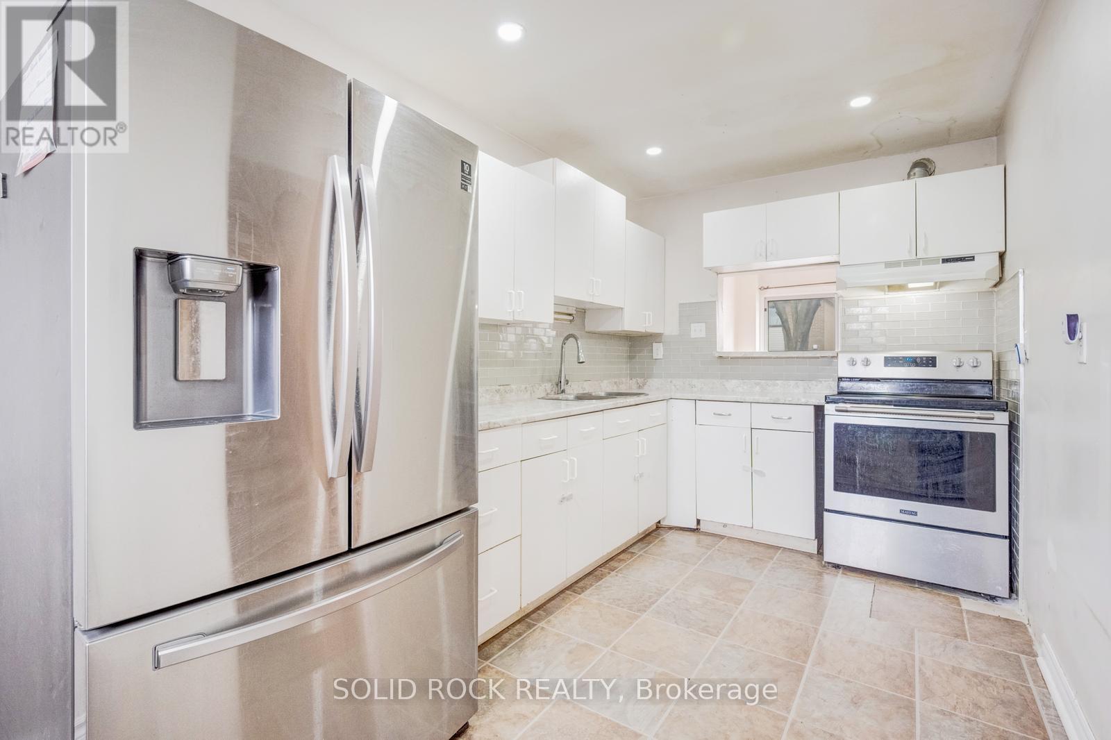 #332 332 FLEETWOOD CRESCENT - 16