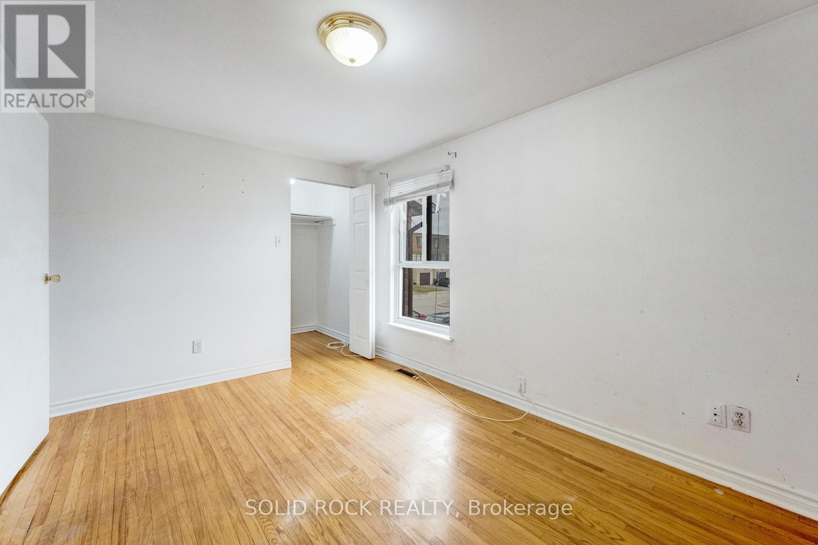 #332 332 FLEETWOOD CRESCENT - 22