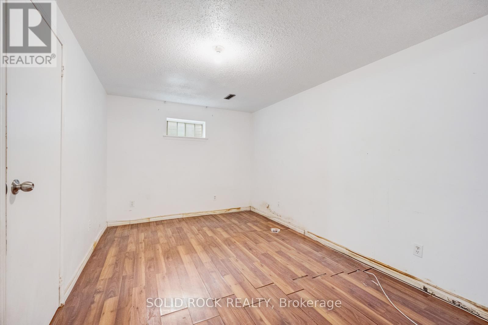 #332 332 FLEETWOOD CRESCENT - 37