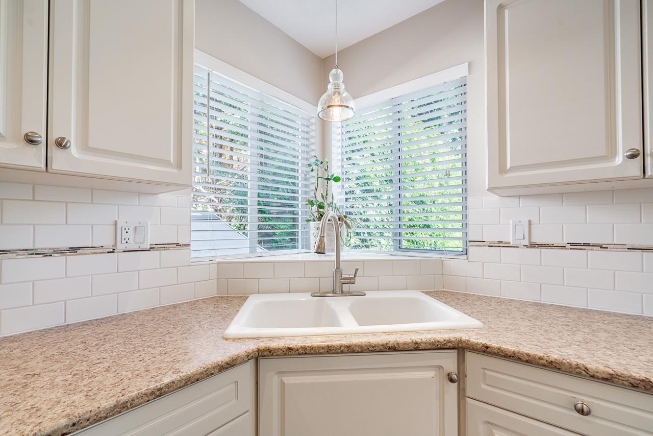 4 Bed, 3 Bath House for Sale in Surrey – 6336 190 STREET, Surrey - Image 29