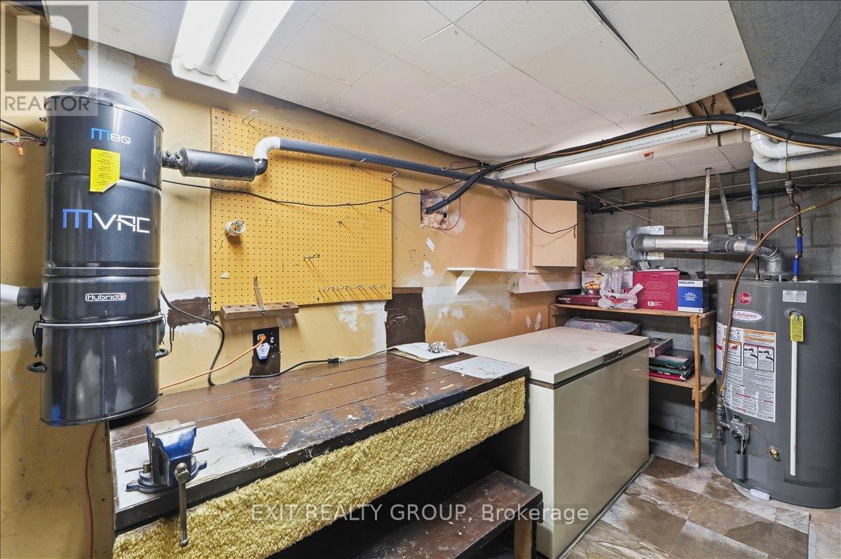 196 ELMWOOD DRIVE - 24