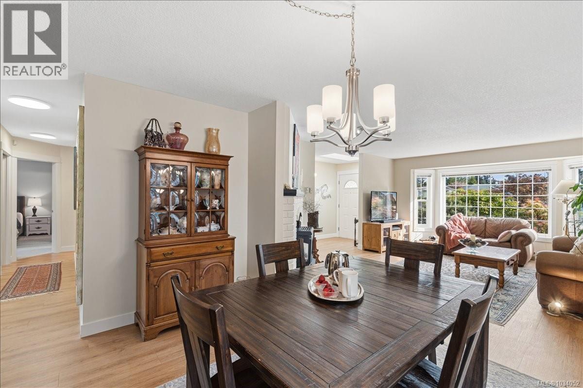 502 Rowan Dr - 16