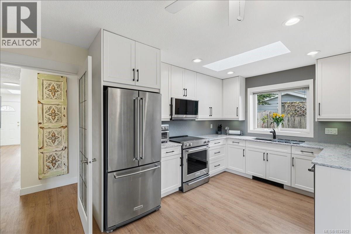 502 Rowan Dr - 8