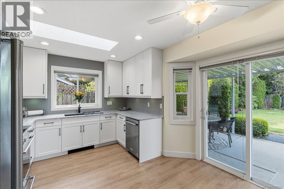 502 Rowan Dr - 9