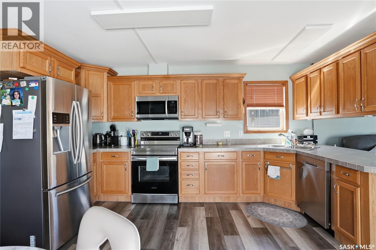 14 401 Railway AVENUE E — photo 11