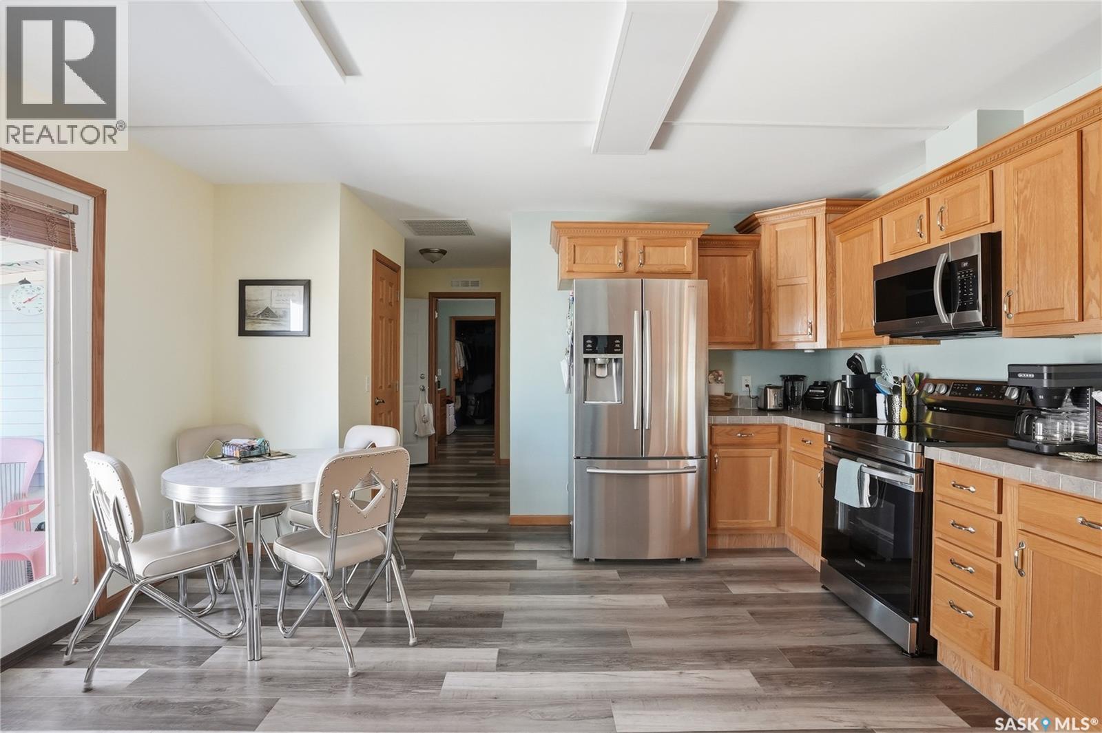 14 401 Railway AVENUE E — photo 13