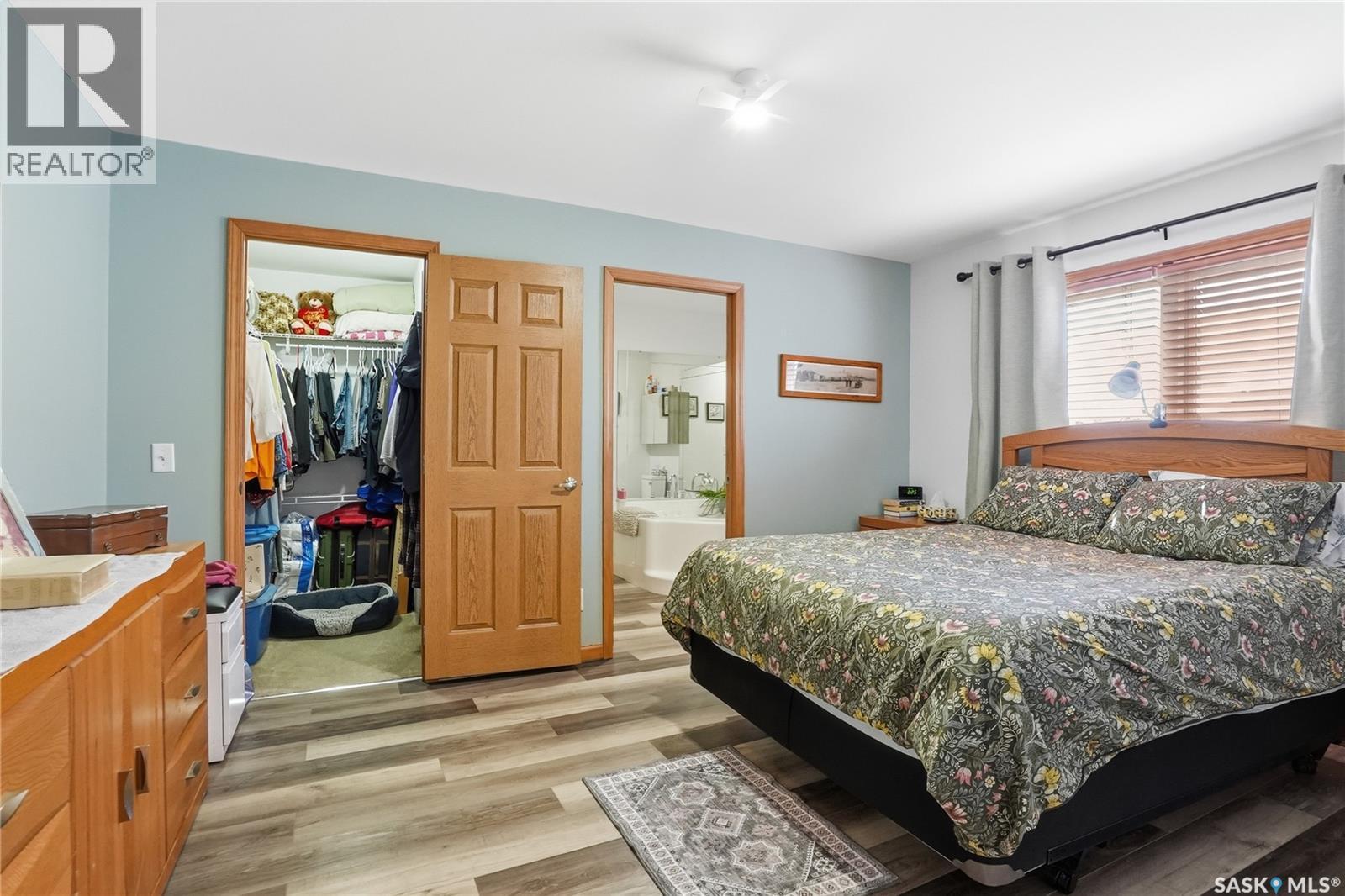 14 401 Railway AVENUE E — photo 15