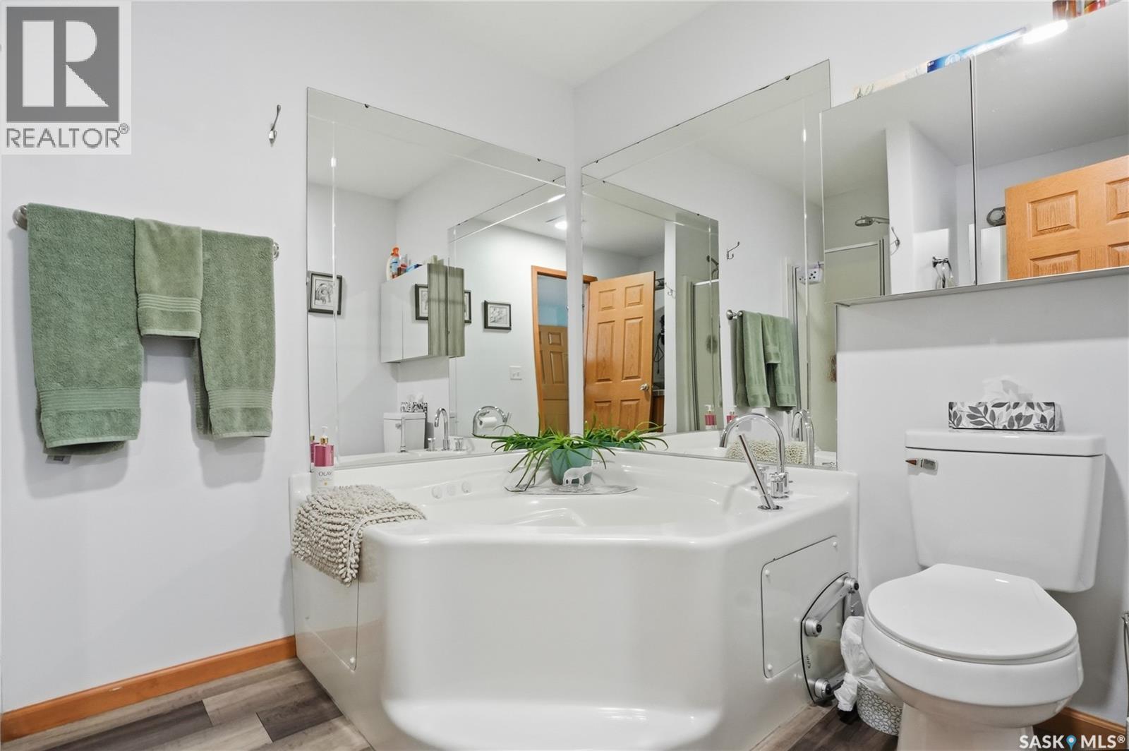 14 401 Railway AVENUE E — photo 19