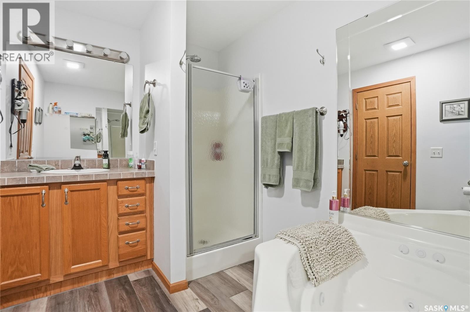 14 401 Railway AVENUE E — photo 20